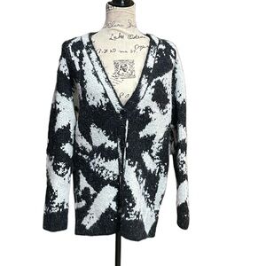 Express Women’s Printed Fuzzy Knit Button Front Tunic Cardigan Black/White XS